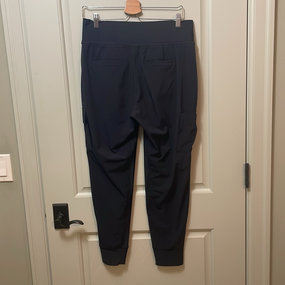 Athleta Women’s 8 Joggers-Black - Picture 8 of 8